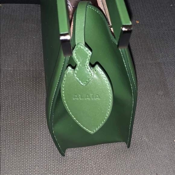 Alaia Med Green Cecile Handbag with strap NWT - Picture 3 of 8